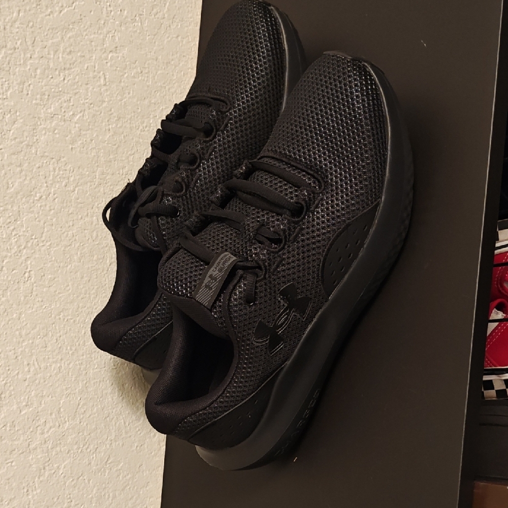 Under Armour Men's Black Athletic Sneakers